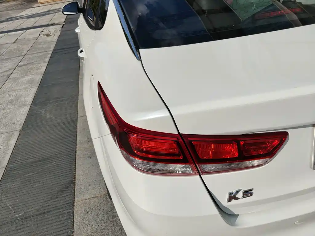 Kia K5 2017 — фото 10