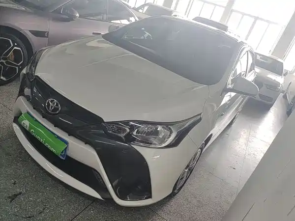 Toyota Yaris L 2022