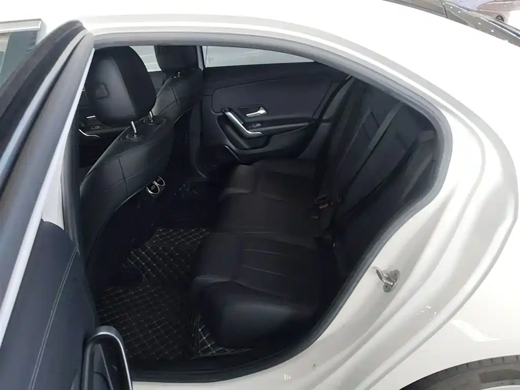 Mercedes-Benz A-Class 2020 — фото 17