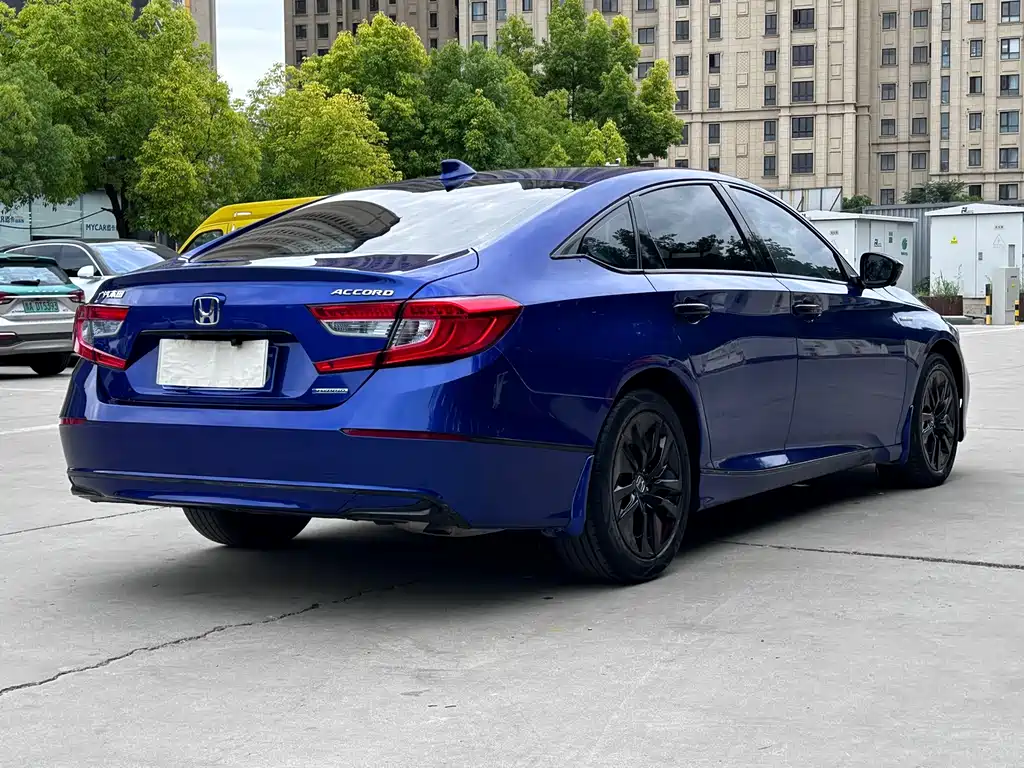 Honda Accord 2018 — фото 15