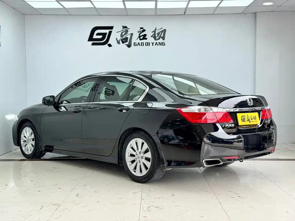Honda Accord 2015 — фото 26