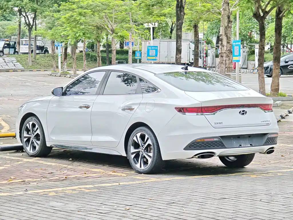 Hyundai Festa 2021 — фото 18