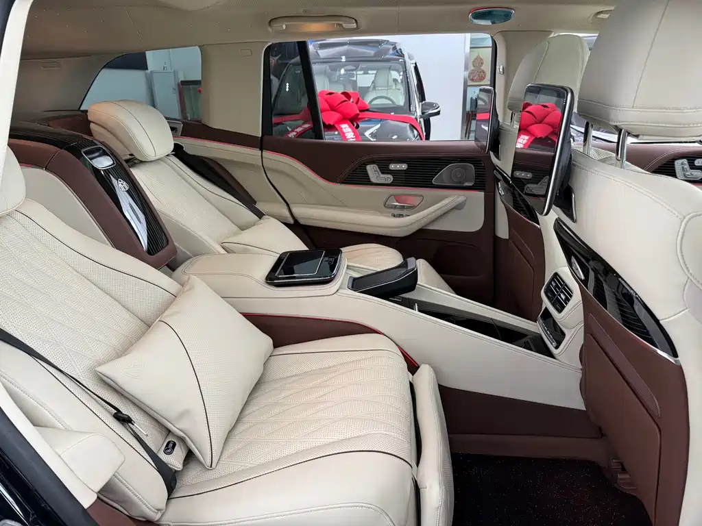 Mercedes-Benz GLS — фото 13