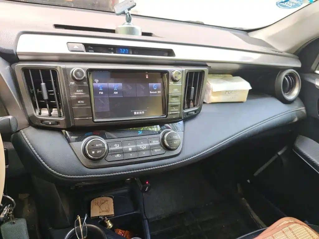 Toyota RAV4 2015