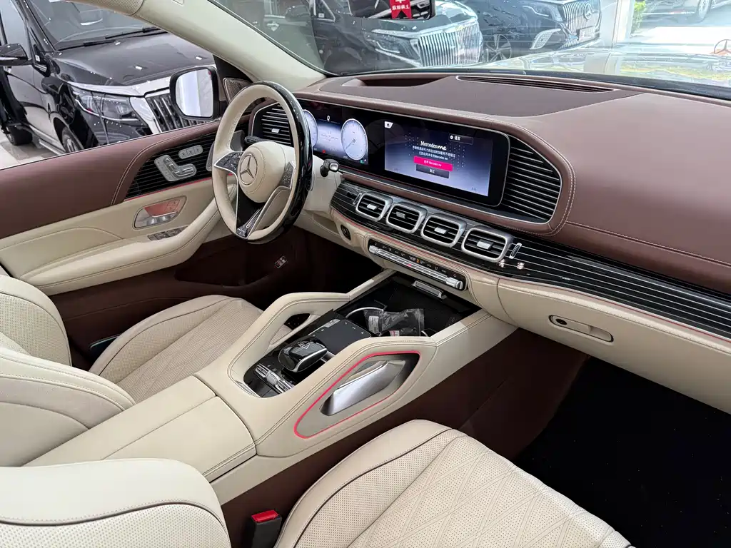 Mercedes-Benz GLS — фото 11