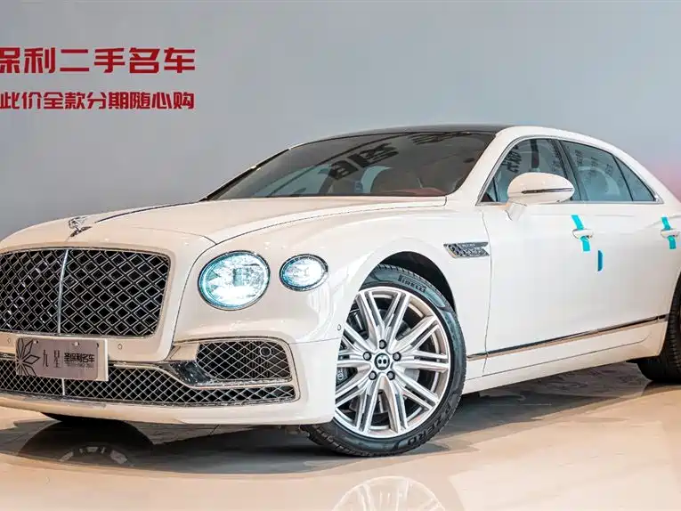 Bentley Flying Spur Plug-In Hybrid 2024 — фото 1