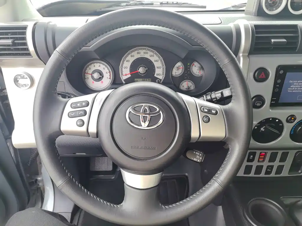 Toyota Land Cruiser 2020 — фото 9