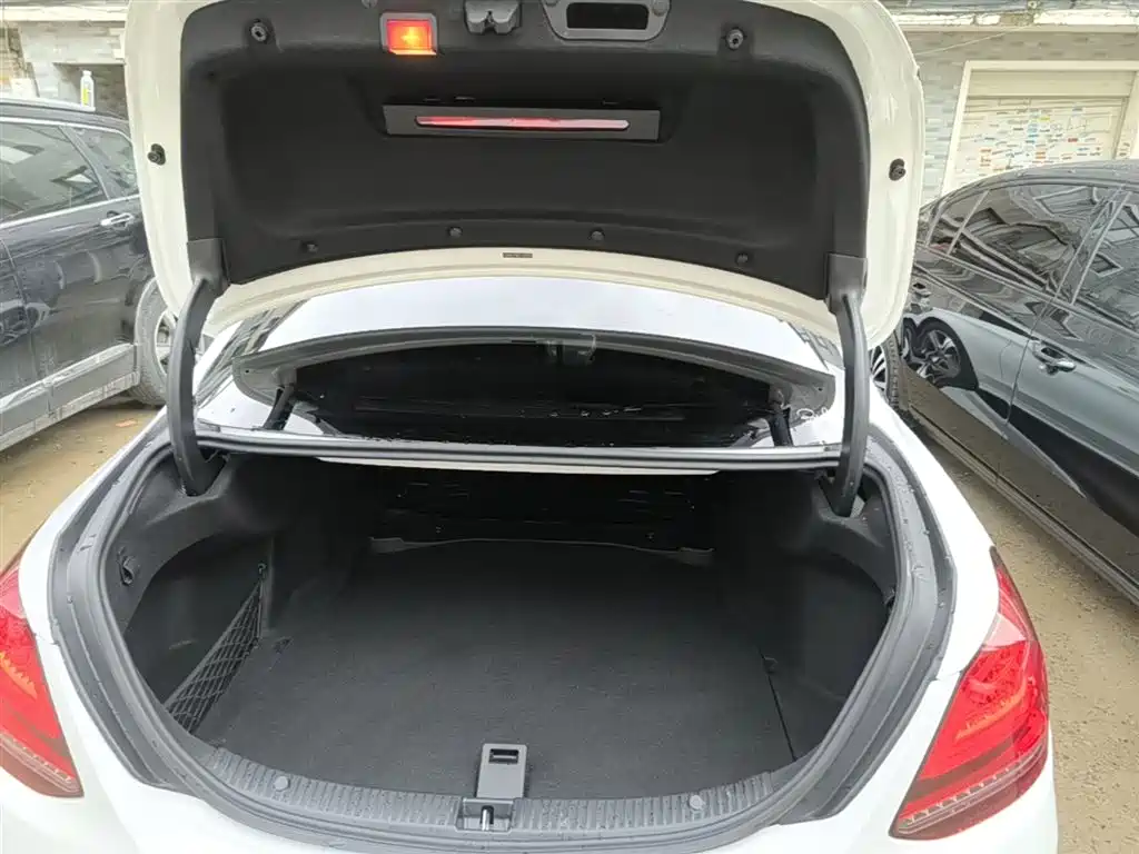 Mercedes-Benz C-Class 2019 — фото 19