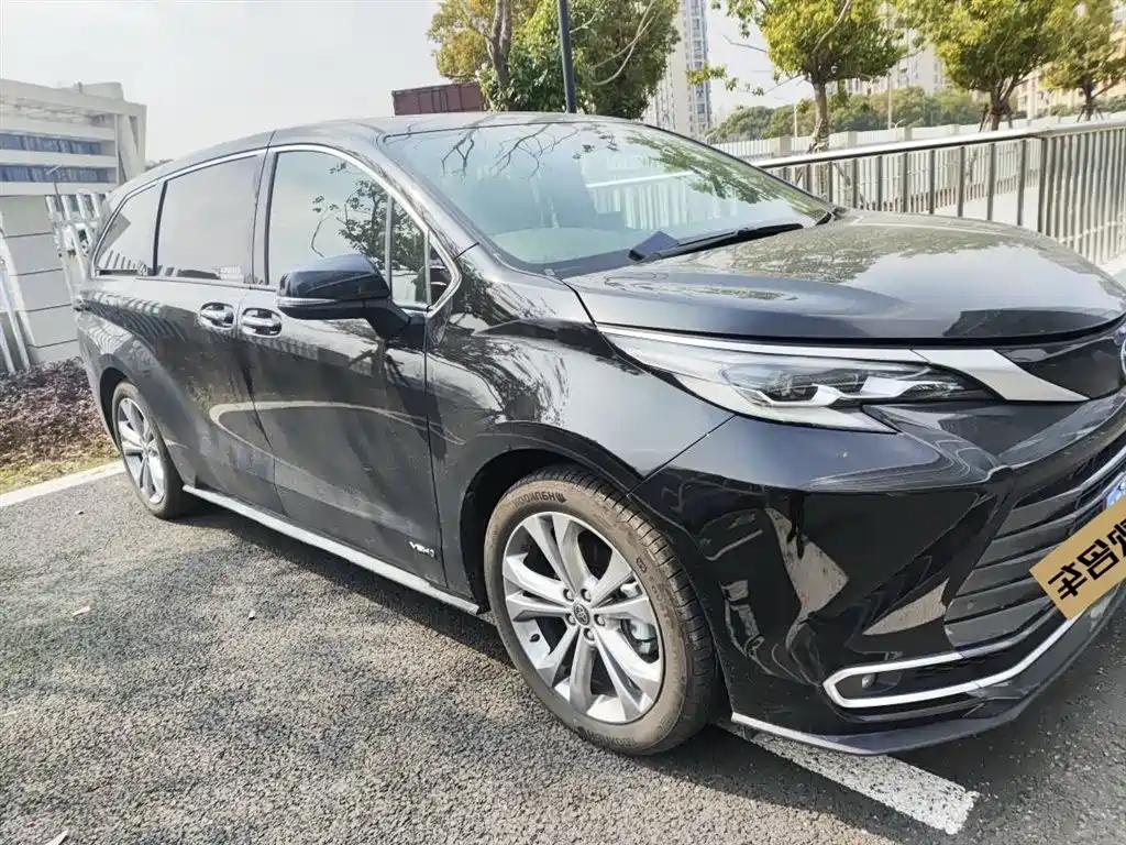 Toyota Sienna 2025 — фото 2