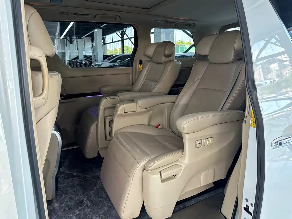 Toyota Alphard 2012 — фото 10