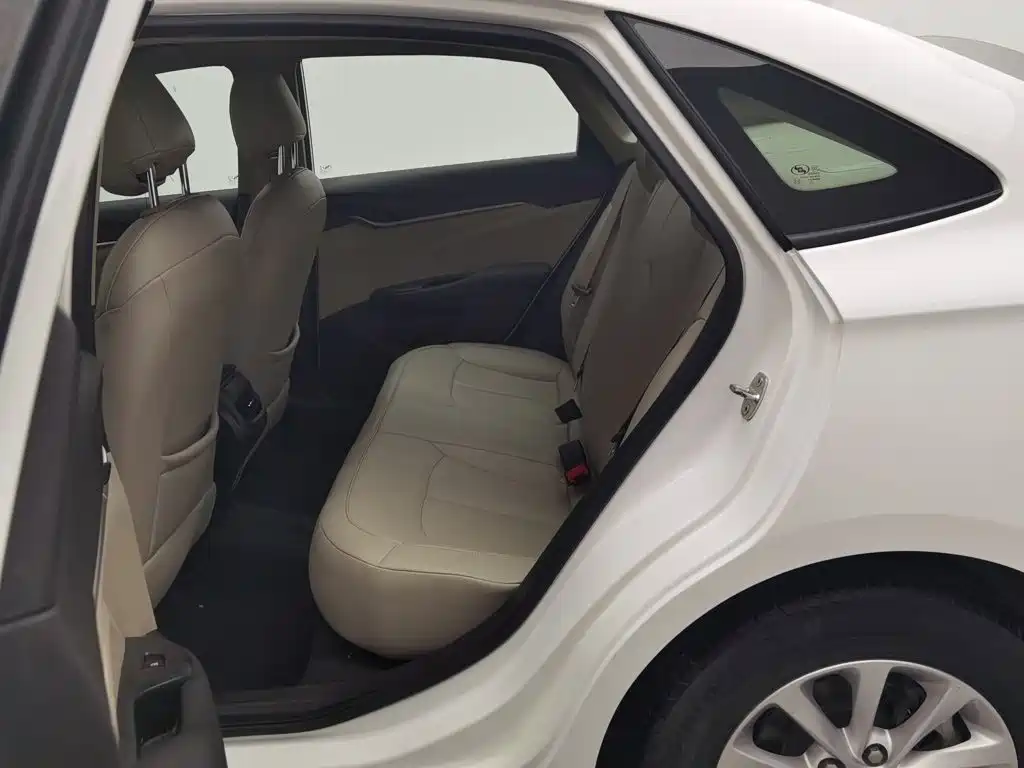 Buick Excelle 2019 — фото 15