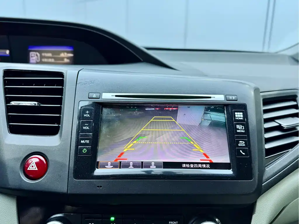 Honda Civic 2015 — фото 14