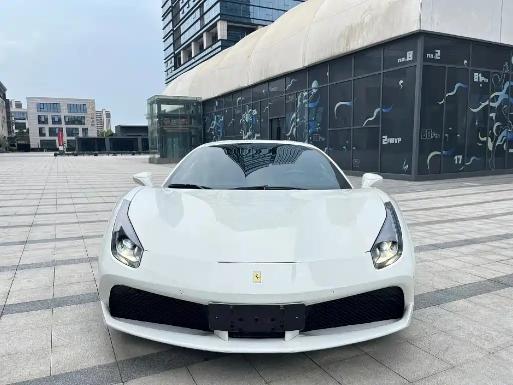 Ferrari 488 2017 — фото 2