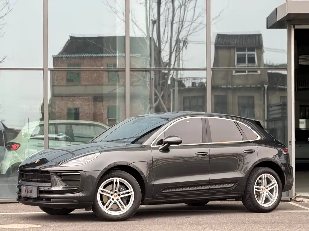 Porsche Macan 2024 — фото 1
