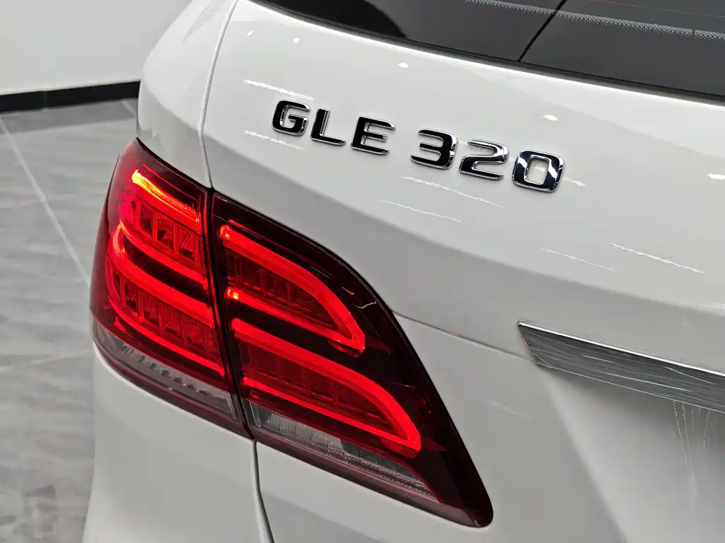 Mercedes-Benz GLE 2018 — фото 5