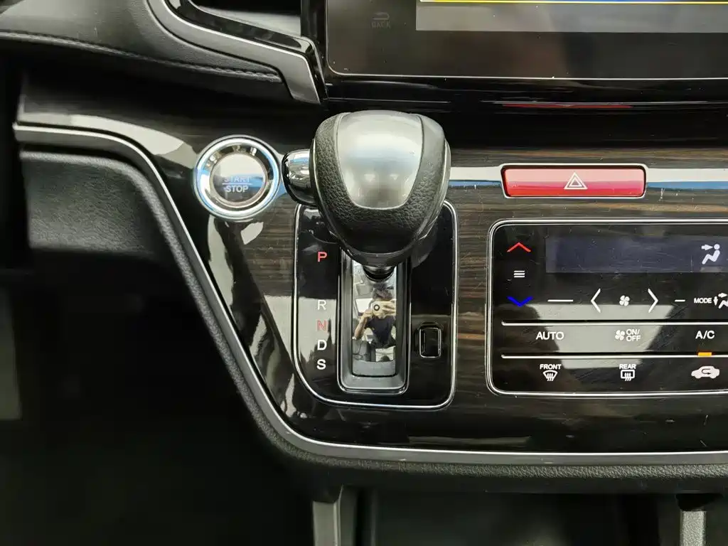 Honda Odyssey 2018 — фото 13