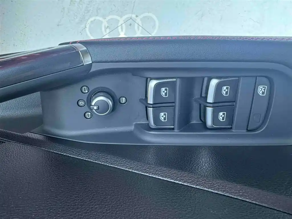 Audi Q2L 2022 — фото 20