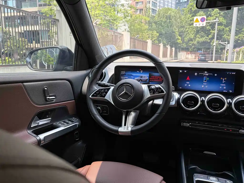 Mercedes-Benz GLB 2024 — фото 17