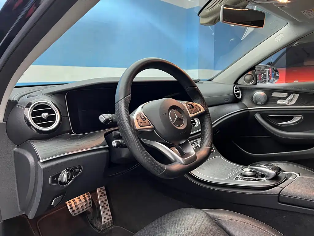 Mercedes-Benz E-Class 2018 — фото 13