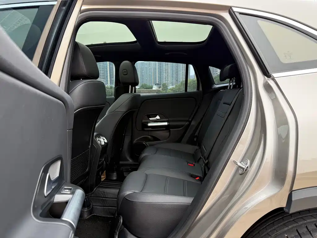Mercedes-Benz GLA 2023 — фото 9