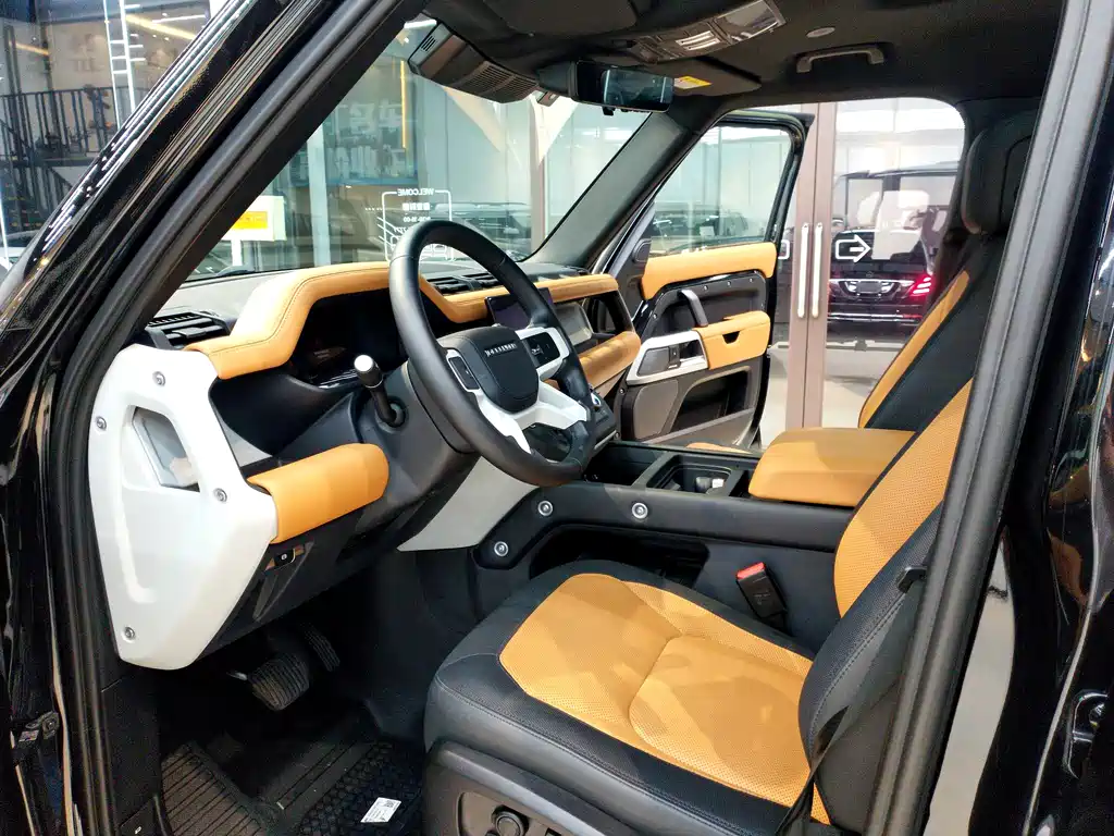 Land Rover Defender 2023 — фото 10
