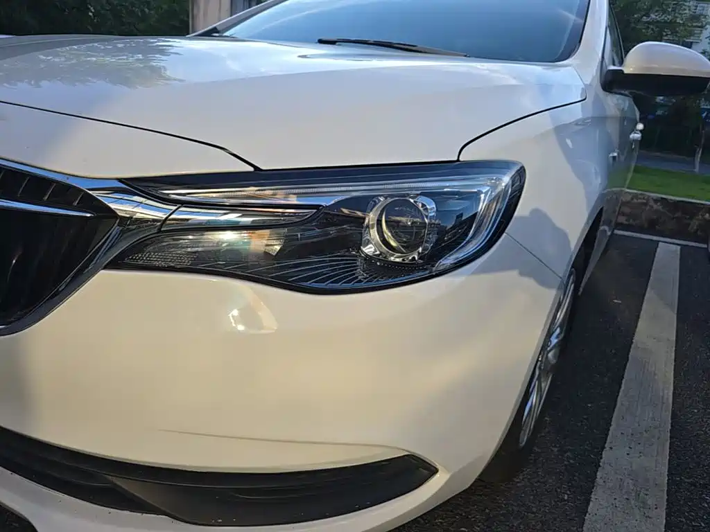 Buick Excelle 2017 — фото 24