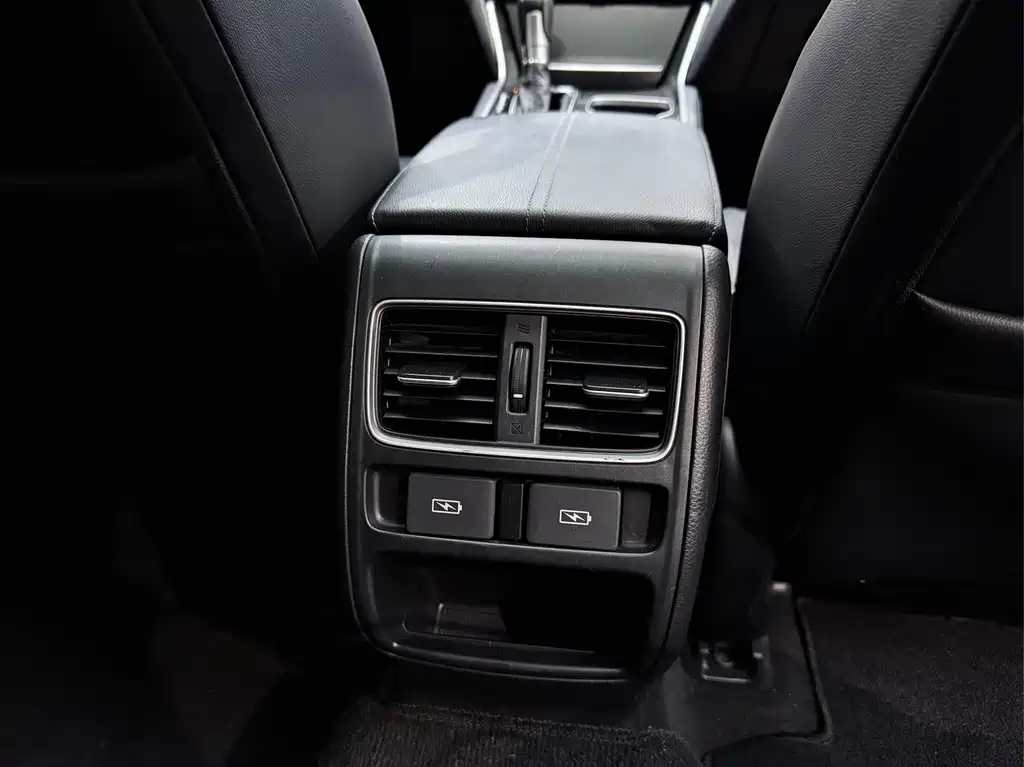 Honda Accord 2022 — фото 17