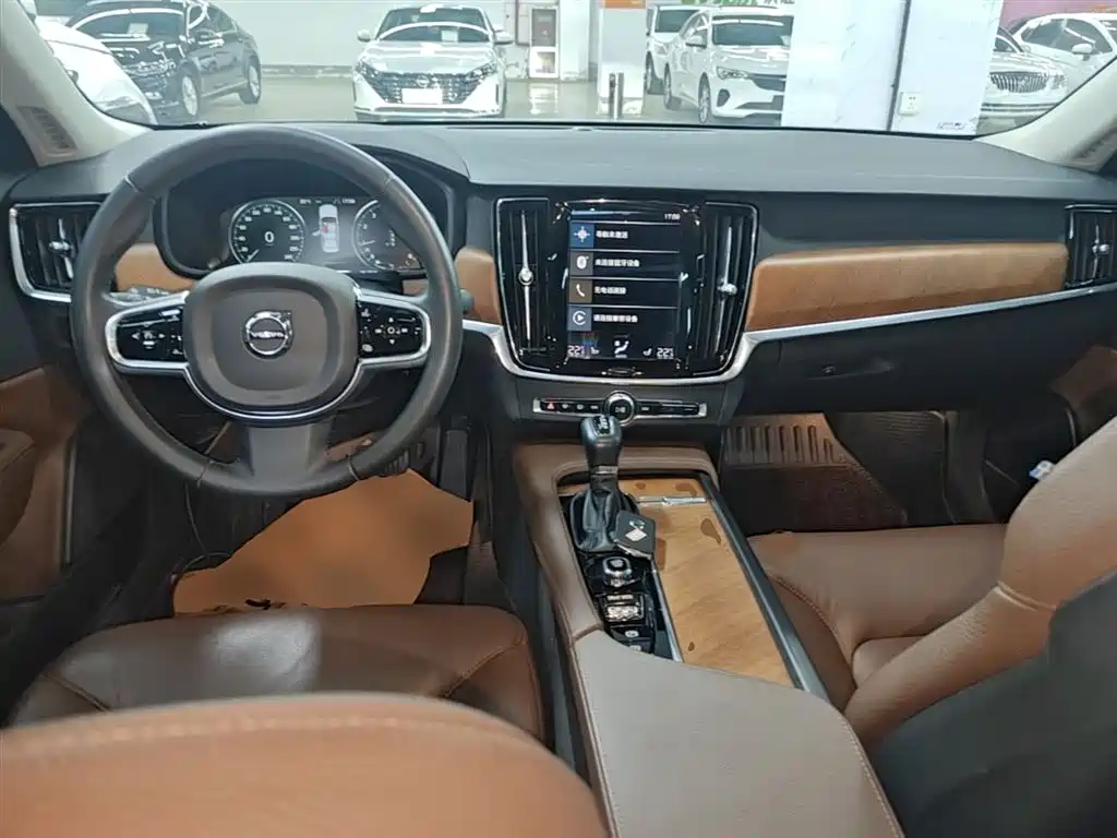 Volvo S90 2019 — фото 10