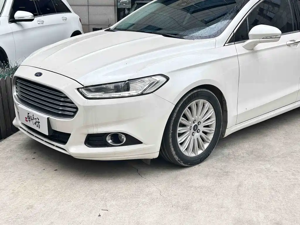 Ford Mondeo 2015 — фото 3