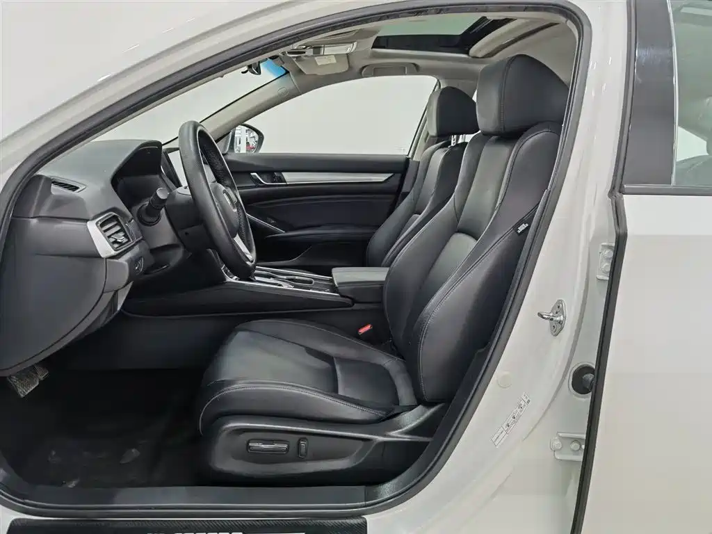 Honda Accord 2022 — фото 10