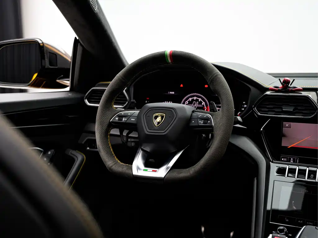 Lamborghini Urus 2021 — фото 20