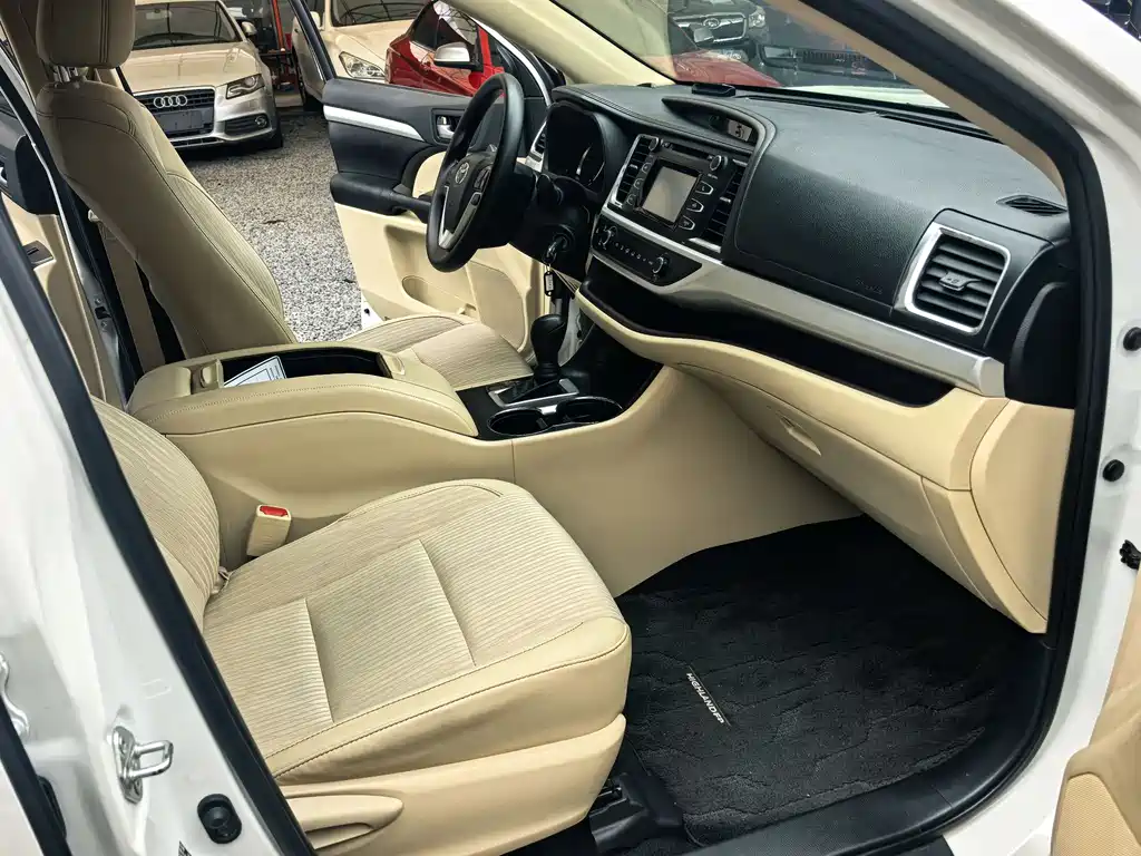 Toyota Highlander 2020 — фото 11