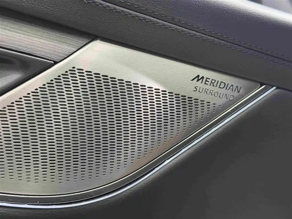 Jaguar XFL 2022 — фото 13
