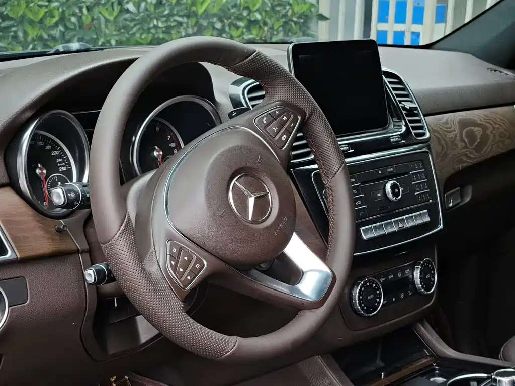 Mercedes-Benz GLE 2017 — фото 8