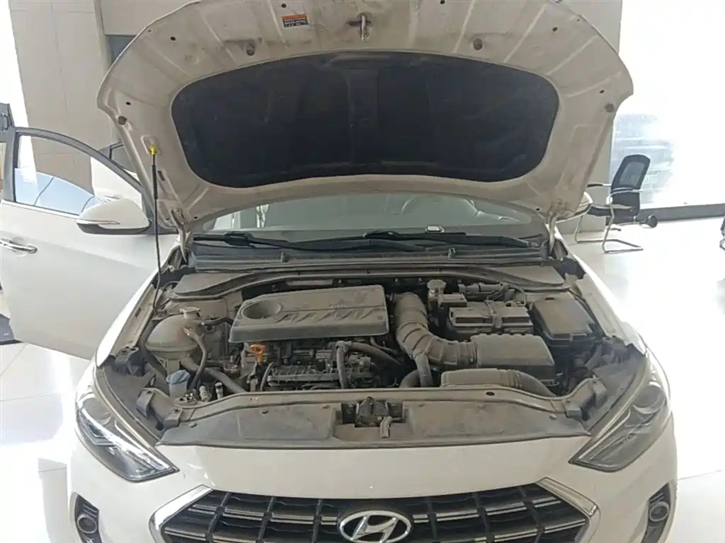 Hyundai Elantra 2020 — фото 20