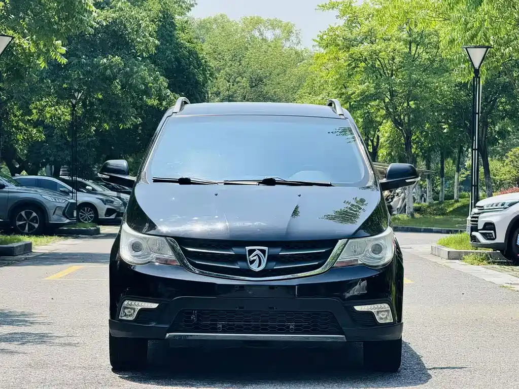 Baojun 730 2015