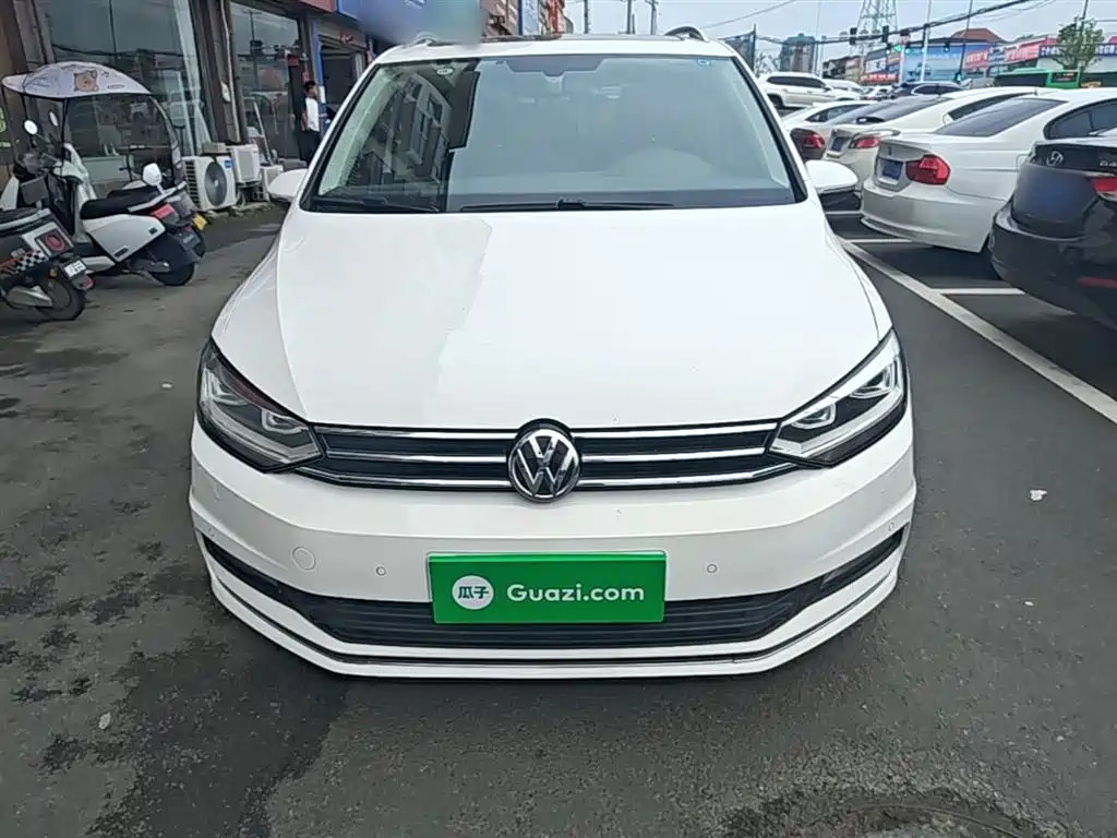 Volkswagen Touran 2017 — фото 3