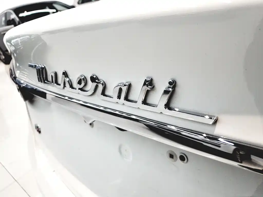 Maserati Quattroporte 2015 — фото 18