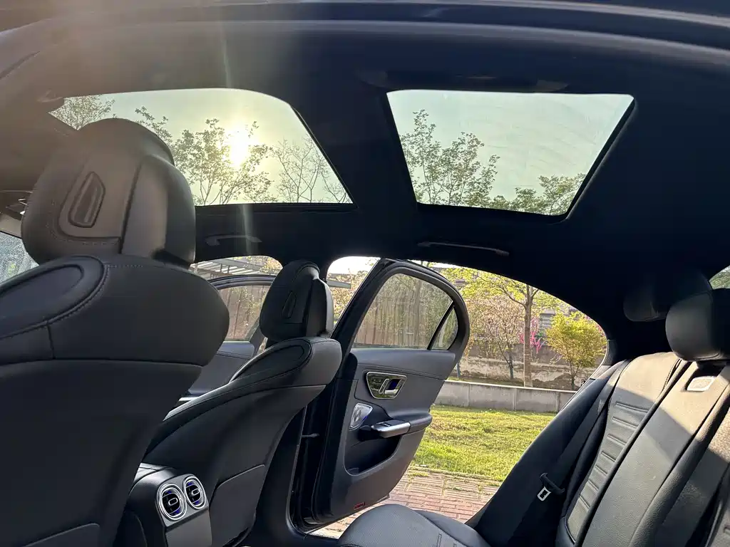 Mercedes-Benz C-Class 2023 — фото 5