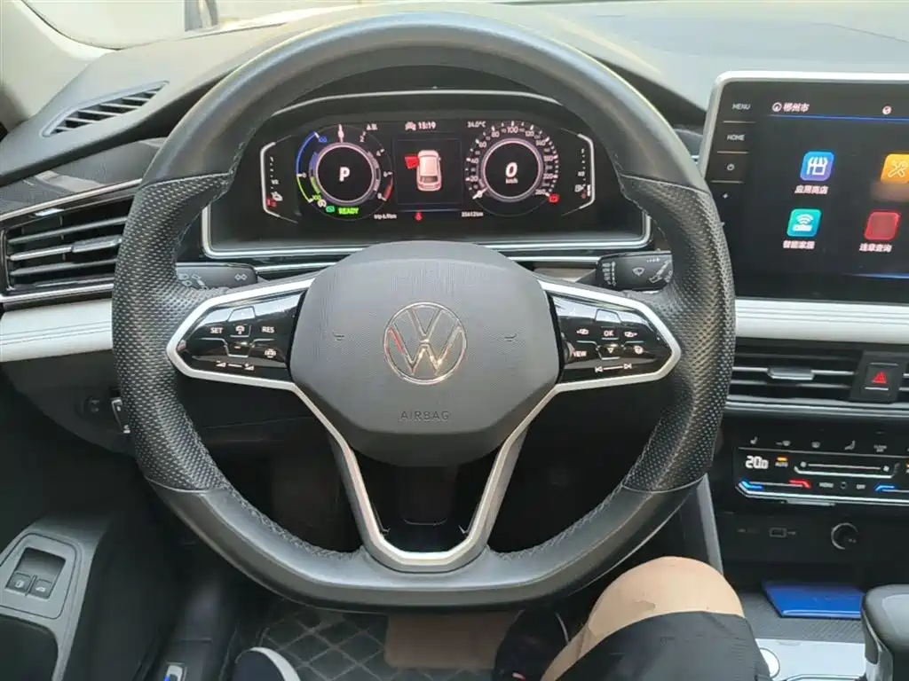 Volkswagen Tiguan L PHEV 2023 — фото 11