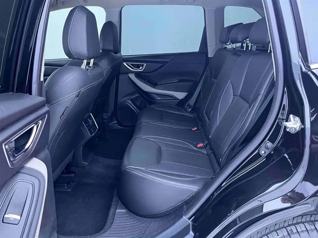 Subaru Forester 2022 — фото 13