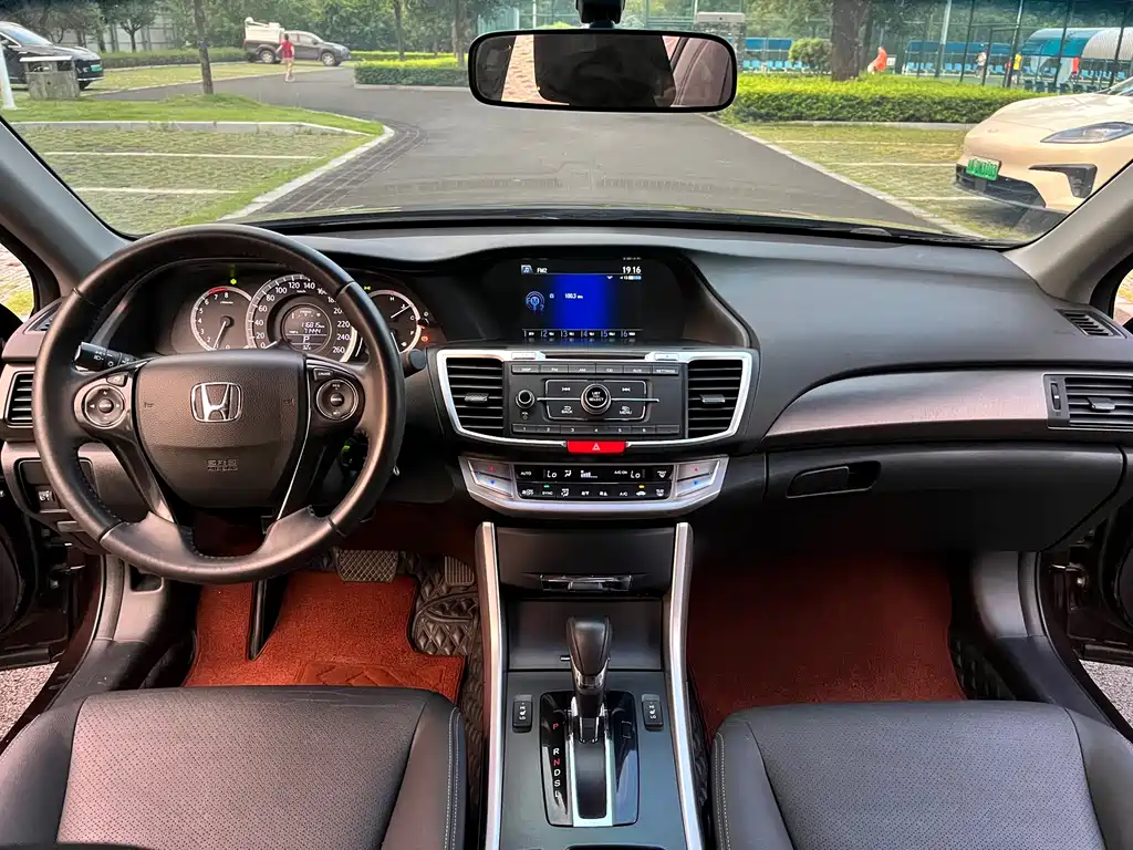 Honda Accord 2014 — фото 12