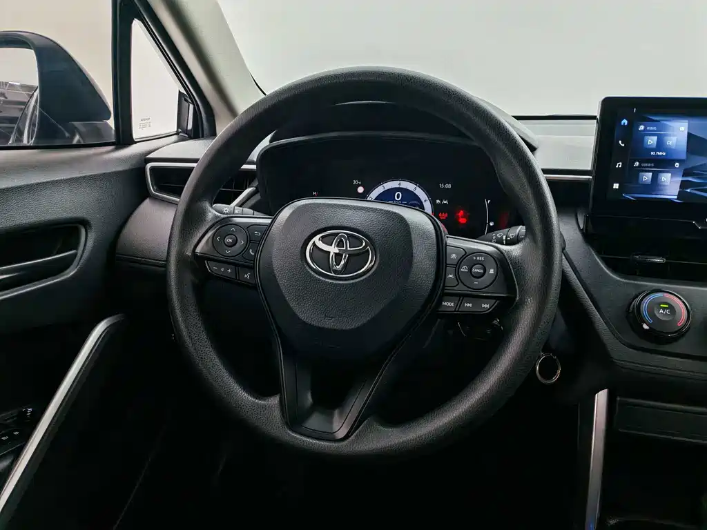 Toyota Corolla Cross 2024 — фото 23