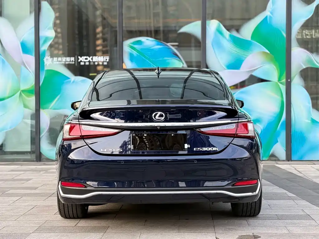 Lexus ES 2019 — фото 5