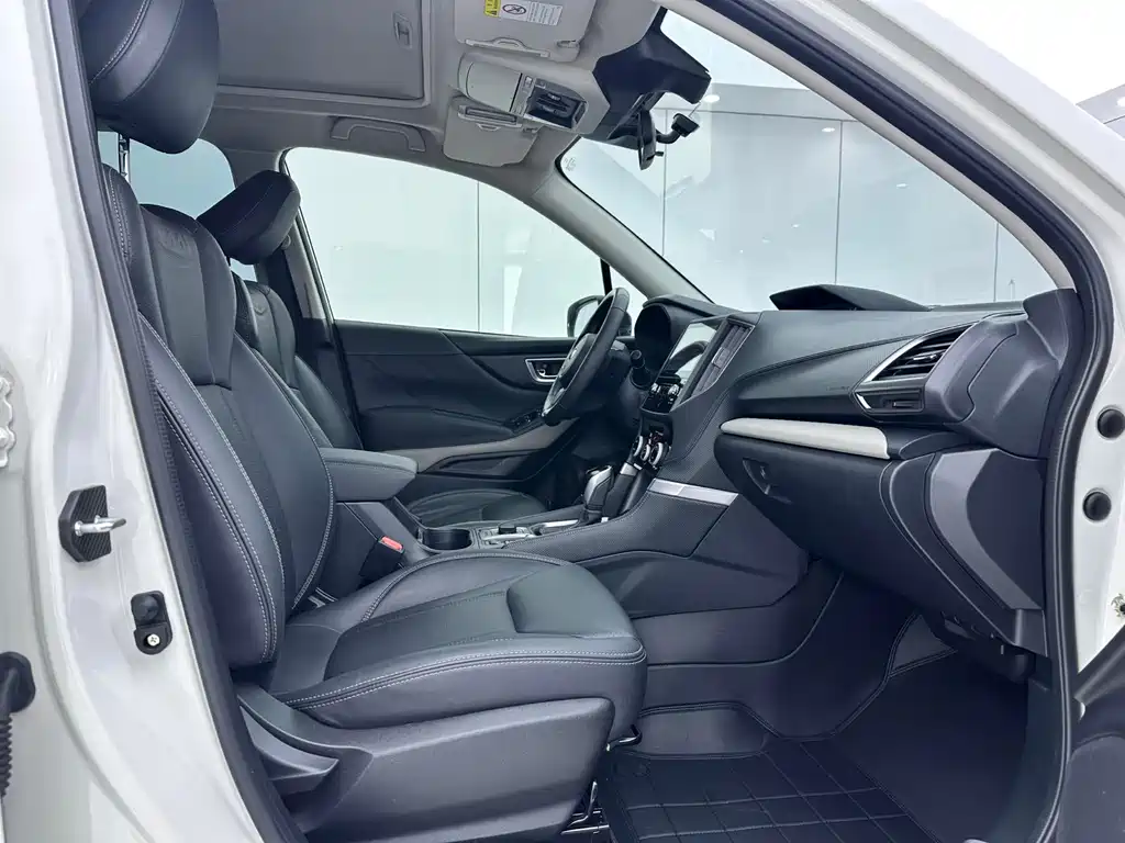 Subaru Forester 2022 — фото 17