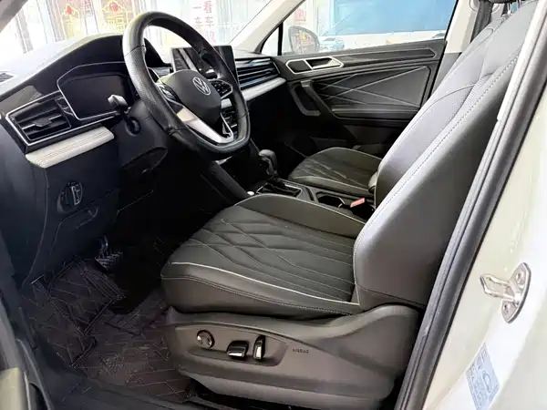 Volkswagen Tiguan L 2023