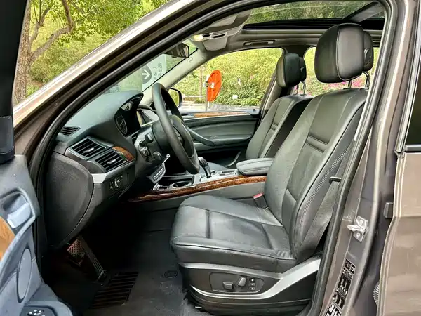 BMW X5 2011