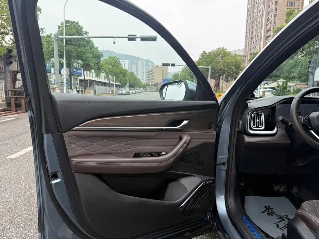 Geely Xingyue L 2025 — фото 20