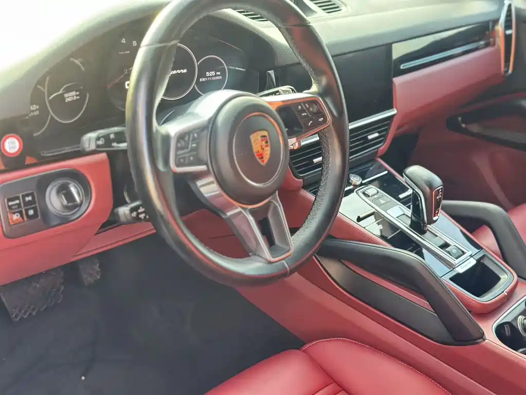 Porsche Cayenne 2018 — фото 12