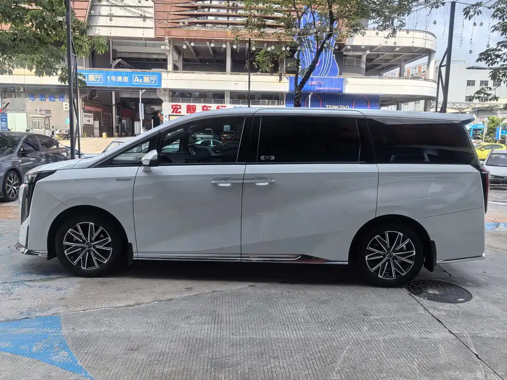 GAC Motor Trumpchi M8 2024 — фото 4